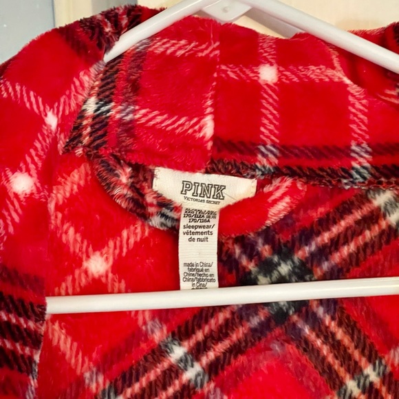 PINK by VS Robe - Picture 3 of 3